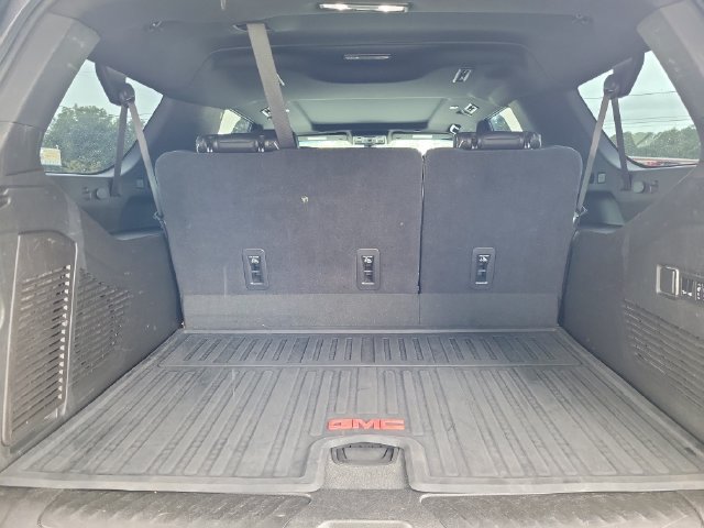 Used 2021 GMC Yukon XL SLT w/ SLT Premium Package RWD image 9