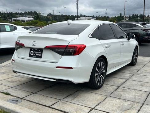 Used 2022 Honda Civic EX image 9