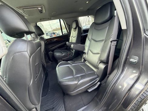 Used 2015 Cadillac Escalade Premium image 47