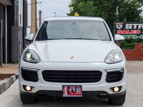 Used 2017 Porsche Cayenne S AWD/4WD image 2