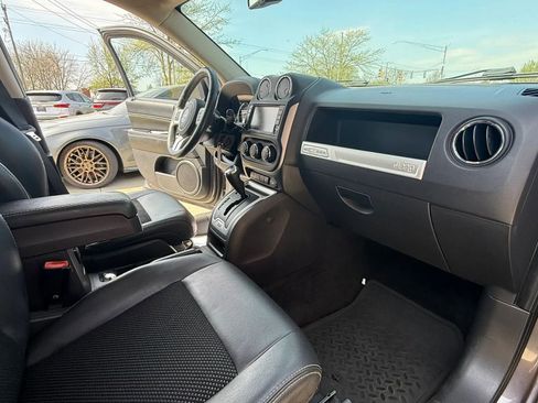 Used 2015 Jeep Compass Latitude w/ Trailer Tow Prep Group image 12