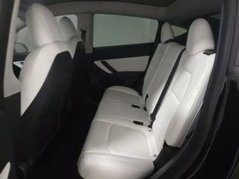 Used 2022 Tesla Model Y Performance AWD/4WD image 8