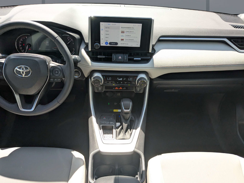 Used 2025 Toyota RAV4 XLE Premium FWD image 19
