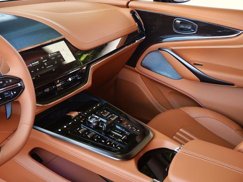 Used 2026 Aston Martin DBX 707 AWD/4WD image 10