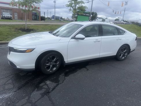 Used 2023 Honda Accord EX image 2