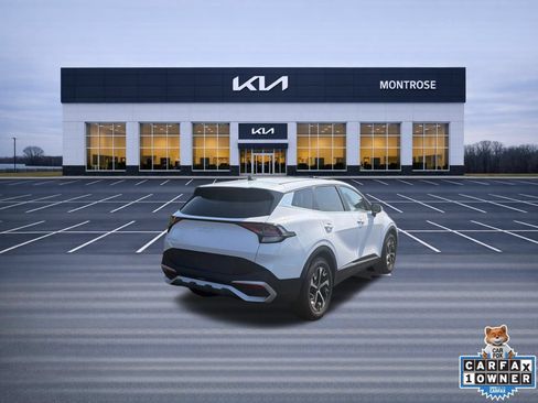 Used 2025 Kia Sportage EX FWD image 6