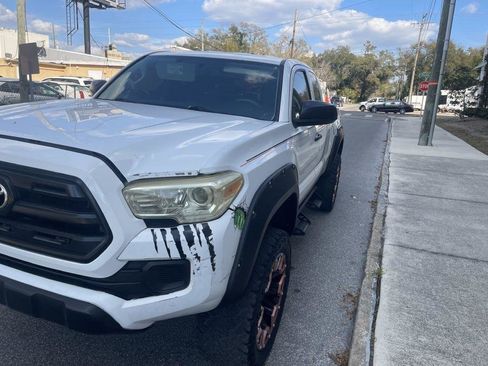 Used 2016 Toyota Tacoma SR image 16