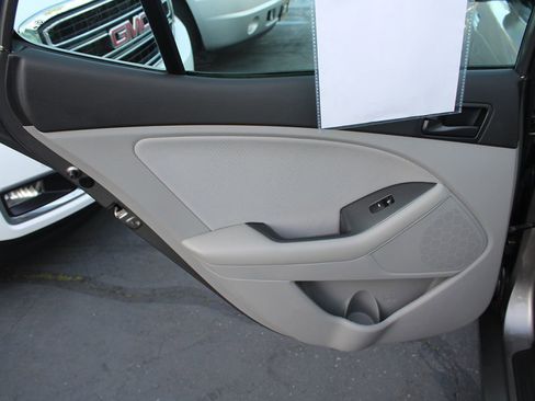 Used 2015 Kia Optima LX image 22