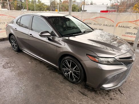 Used 2022 Toyota Camry SE FWD image 52