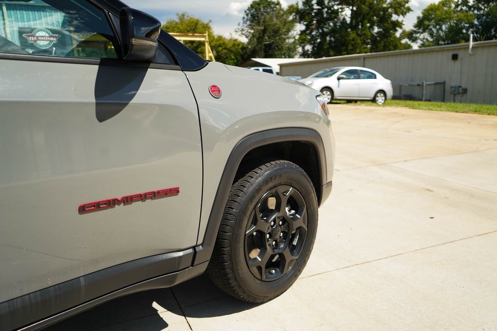 Used 2023 Jeep Compass Trailhawk w/ Trailhawk Elite Group AWD/4WD image 18