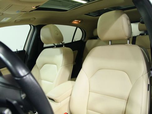 Used 2019 Mercedes-Benz GLA 250 4MATIC image 6