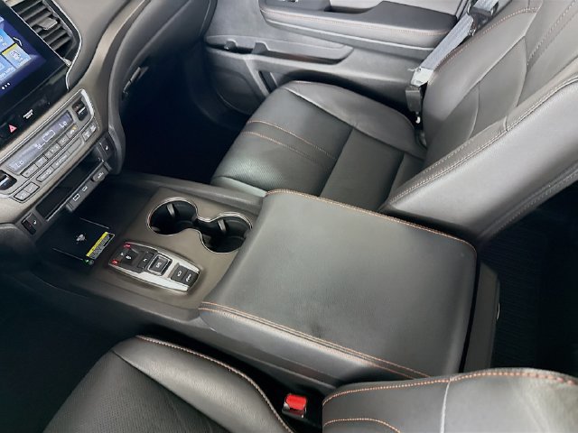 Used 2025 Honda Passport TrailSport image 26