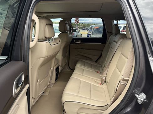 Used 2016 Jeep Grand Cherokee Overland AWD/4WD image 15