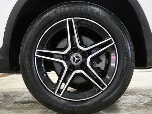 Used 2022 Mercedes-Benz GLC 300 4MATIC w/ AMG Line image 12