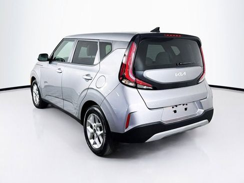 Used 2023 Kia Soul LX w/ LX Technology Package image 7