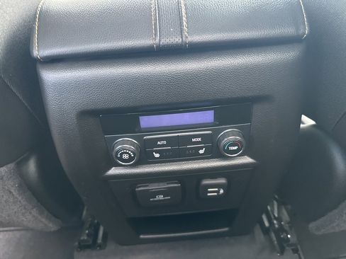 Used 2020 Chevrolet Traverse Premier image 16