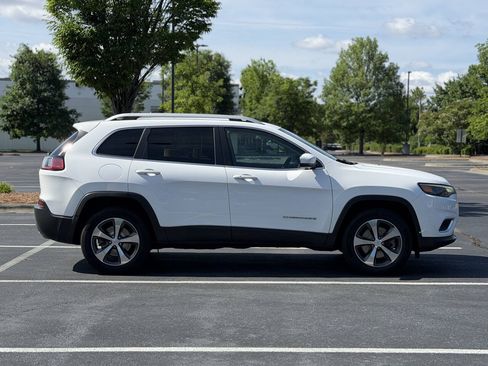 Used 2019 Jeep Cherokee Limited AWD/4WD image 8