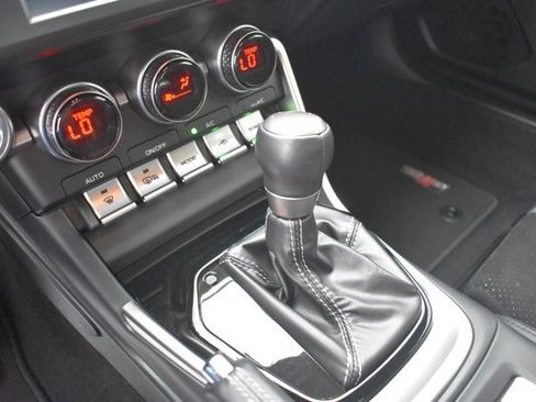 Used 2025 Toyota GR86 Premium RWD image 24
