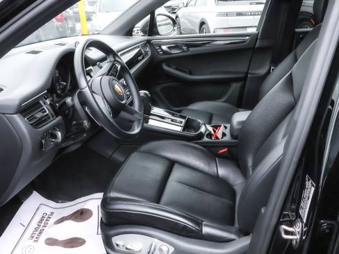 Used 2023 Porsche Macan AWD/4WD image 5