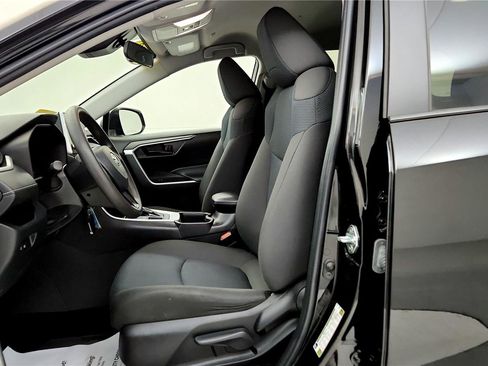 Used 2023 Toyota RAV4 LE image 25