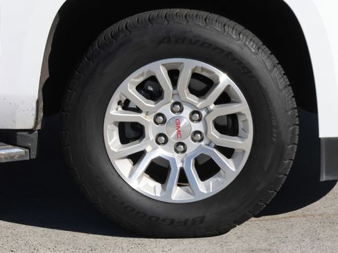 Used 2018 GMC Yukon SLT w/ Open Road Package image 11