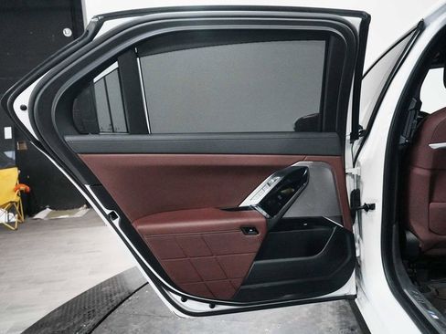 Used 2023 BMW 760i xDrive image 14