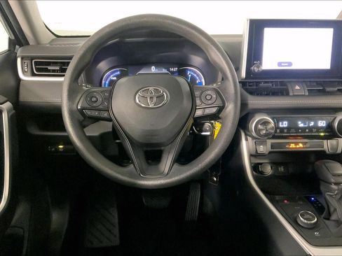 Used 2025 Toyota RAV4 LE AWD/4WD image 6