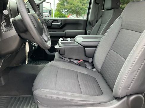 Used 2022 Chevrolet Silverado 2500 Custom w/ Custom Value Package AWD/4WD image 5