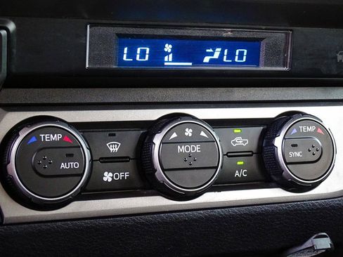 Used 2021 Toyota Tacoma SR5 w/ Trail Edition AWD/4WD image 32