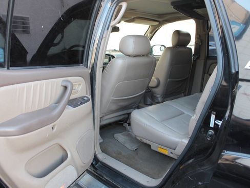 Used 2003 Toyota Sequoia Limited image 23