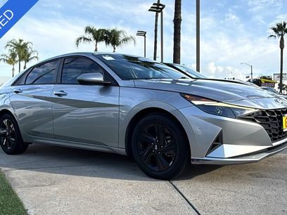 Used 2021 Hyundai Elantra SEL w/ Preferred Accessory Package