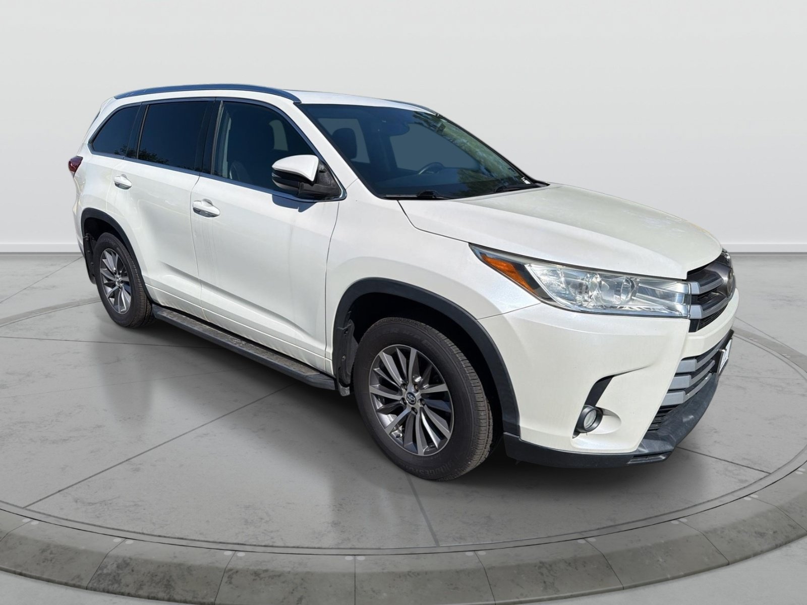 Used 2018 Toyota Highlander XLE AWD/4WD image 9