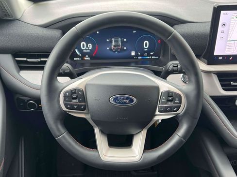 Used 2026 Ford Explorer Active AWD/4WD image 18