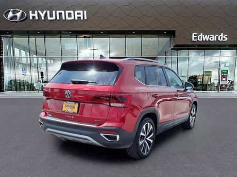 Used 2023 Volkswagen Taos SE AWD/4WD image 8