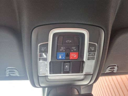 Used 2023 RAM 1500 Laramie AWD/4WD image 25