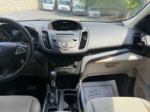 Used 2017 Ford Escape SE FWD image 19