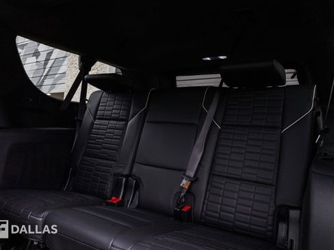 Used 2023 Cadillac Escalade ESV V image 38