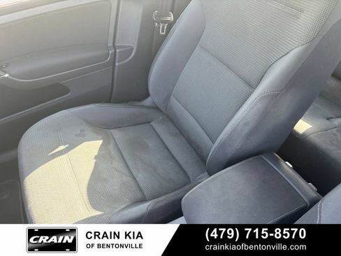 Used 2016 Volkswagen Golf S FWD image 12
