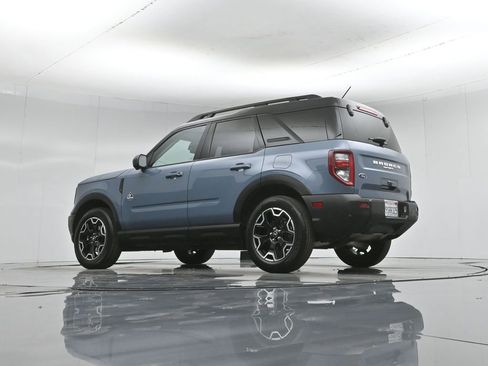Certified 2025 Ford Bronco Sport Outer Banks w/ Outer Banks Tech Package+ AWD/4WD image 4