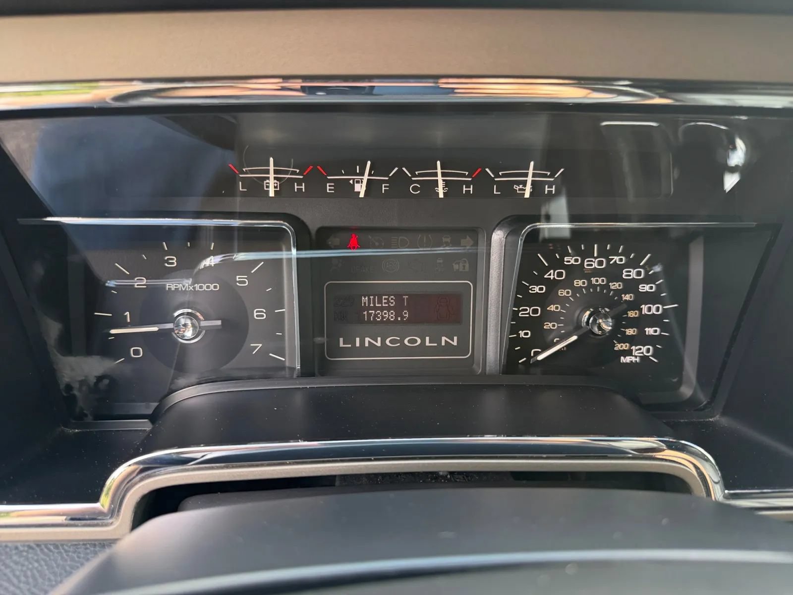 Used 2014 Lincoln Navigator 2WD image 16