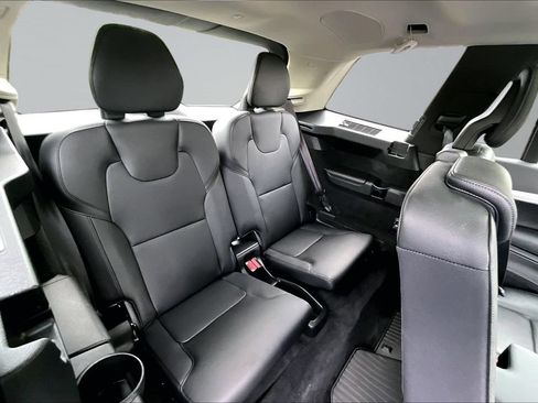 Used 2016 Volvo XC90 T8 Momentum w/ Vision Package AWD/4WD image 14