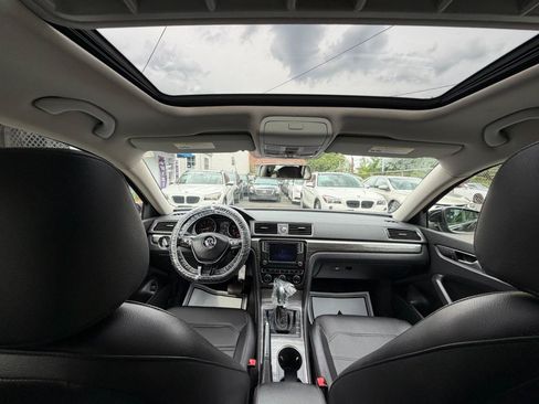 Used 2016 Volkswagen Passat 1.8T SE FWD image 44