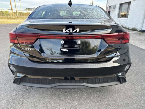 Used 2023 Kia Forte LXS w/ LXS Technology Package image 5