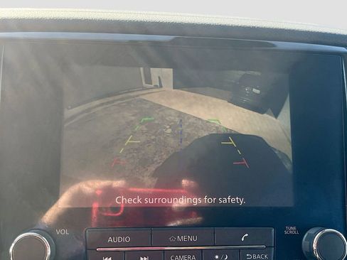 Used 2024 Nissan Titan SV w/ SV Convenience Package image 13