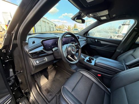 Used 2025 Buick Enclave Preferred w/ Power Package image 18