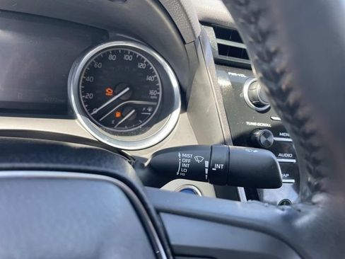 Used 2020 Toyota Camry XLE FWD image 36