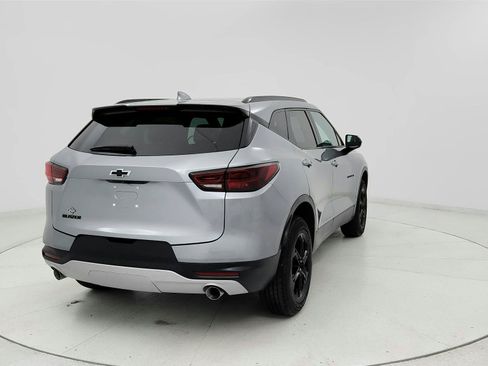 Used 2024 Chevrolet Blazer LT w/ Midnight/Sport Edition FWD image 5