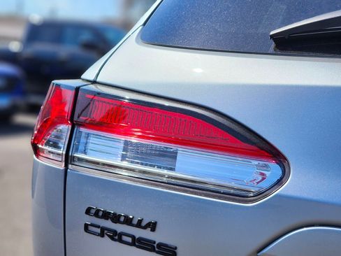 Used 2024 Toyota Corolla Cross AWD Hybrid image 8