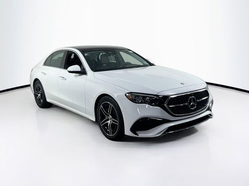Used 2024 Mercedes-Benz E 350 4MATIC Sedan image 3