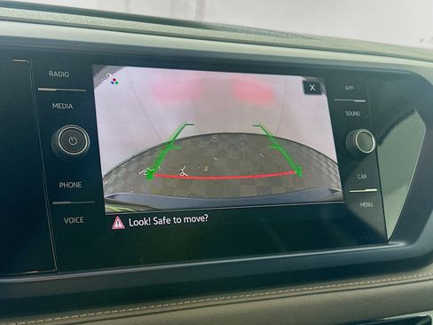 Used 2024 Volkswagen Taos SE image 21